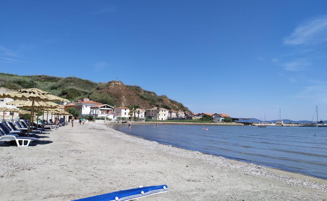 Photo de Susak Beach avec sable gris de surface