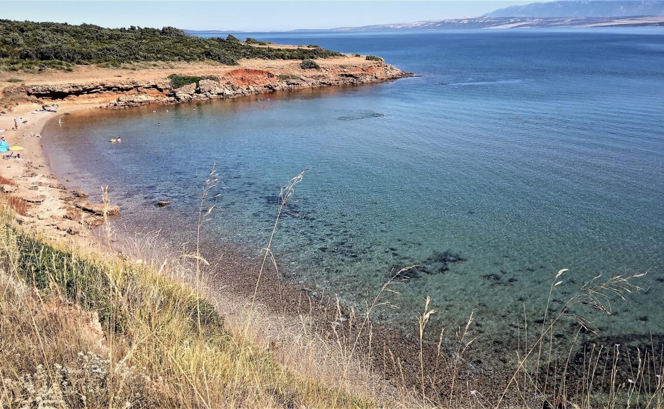 Photo de Duboka Draga Beach avec sable lumineux de surface