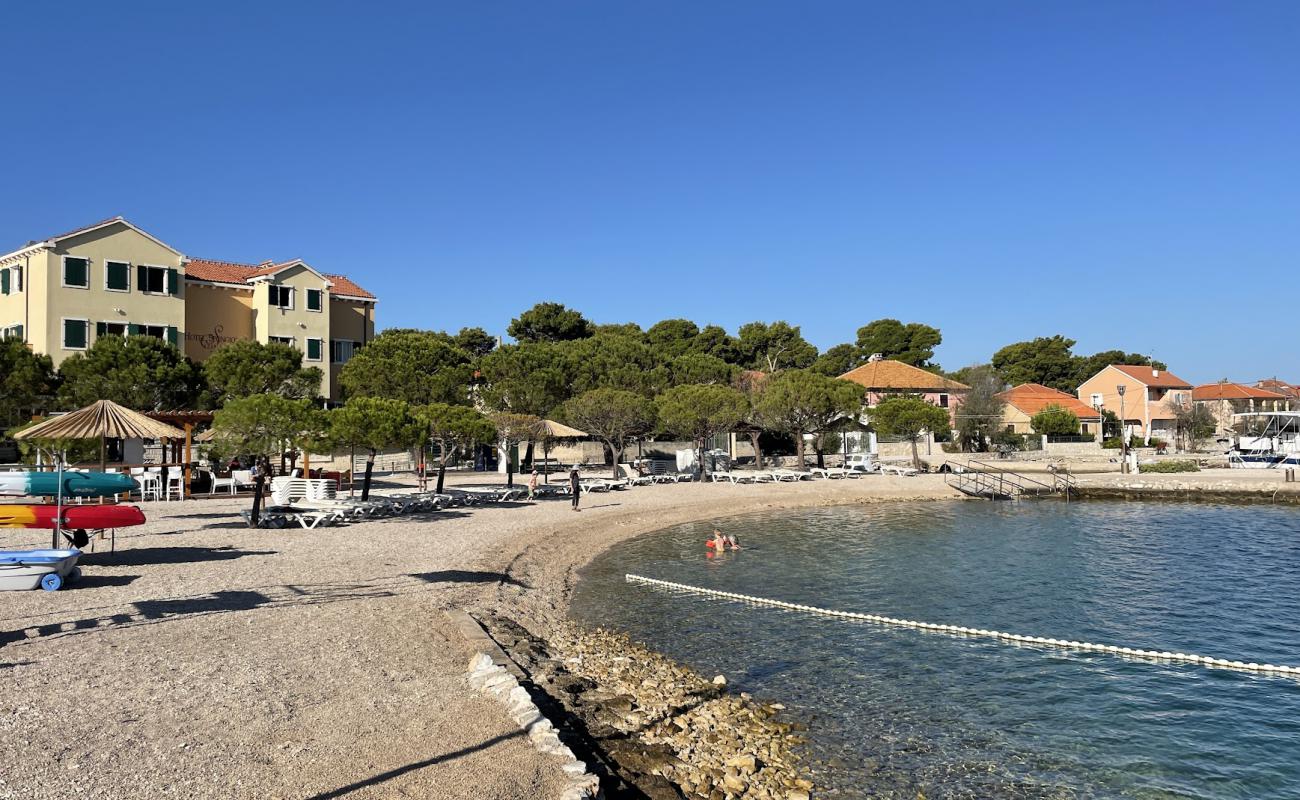 Photo de Plaza Spongiola avec caillou fin gris de surface