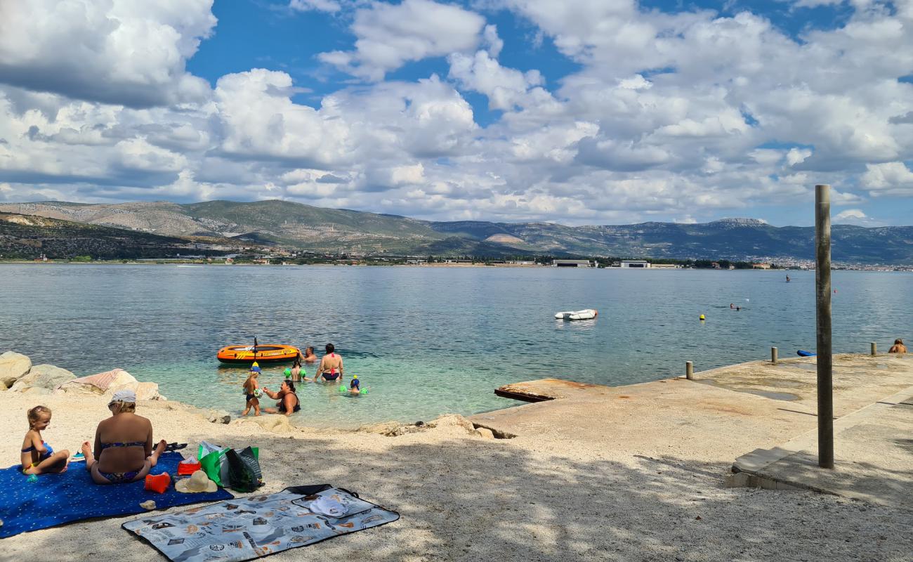 Photo de Mastrinka Beach avec caillou fin clair de surface