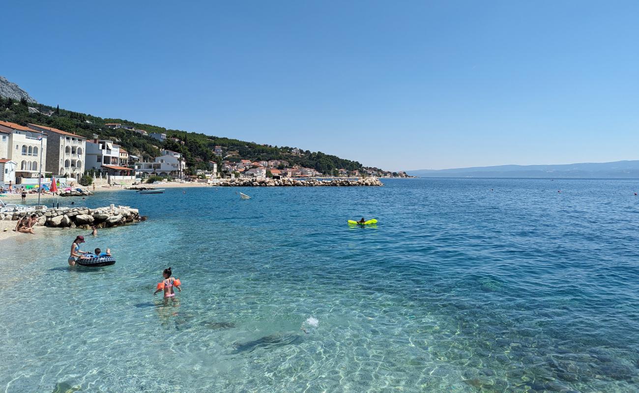 Photo de Beach Suhi Potok avec caillou fin clair de surface