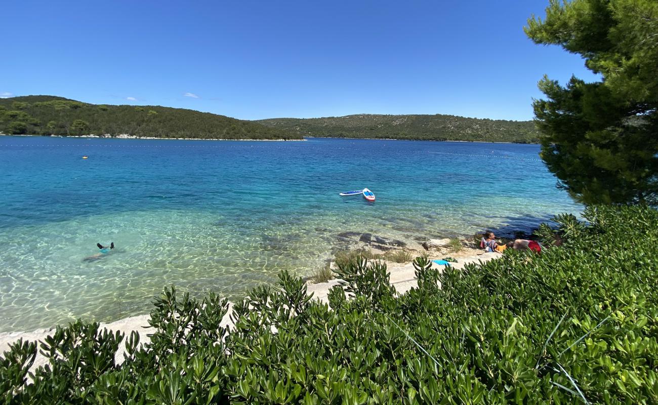 Photo de Mandarino Camp Beach avec caillou fin clair de surface