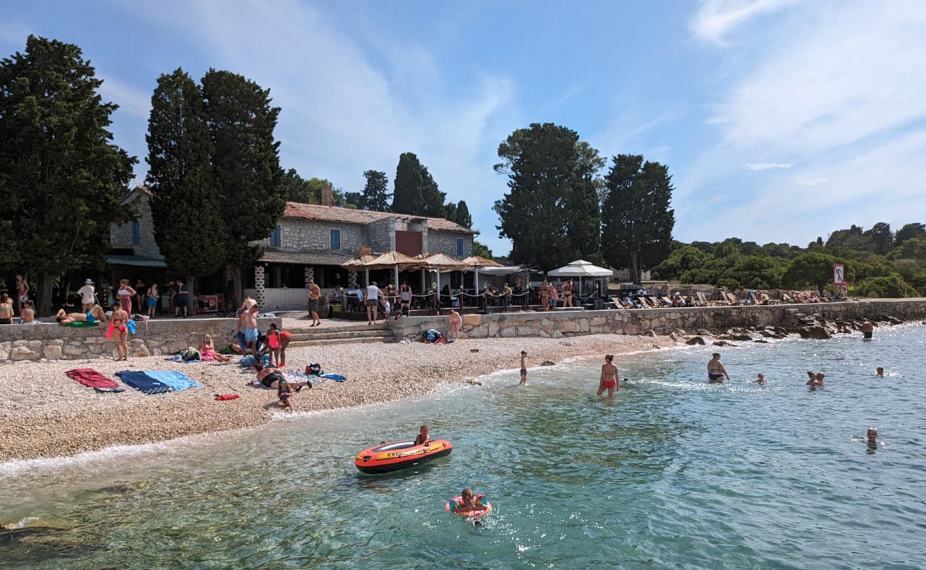 Photo de Plaza Otok Sveti Jerolim avec roches de surface