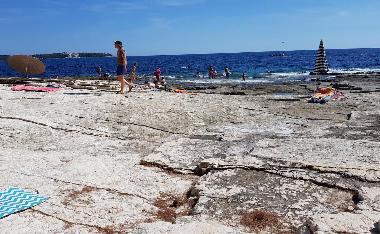 Photo de Beach AC Stoja avec terrain rocheux de surface