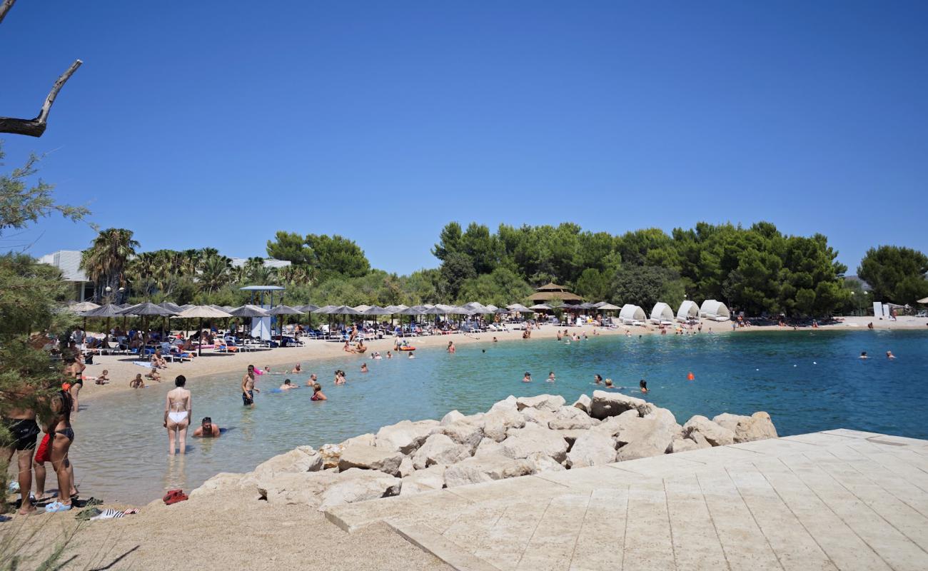 Photo de Hotel Ivan Beach avec caillou fin clair de surface