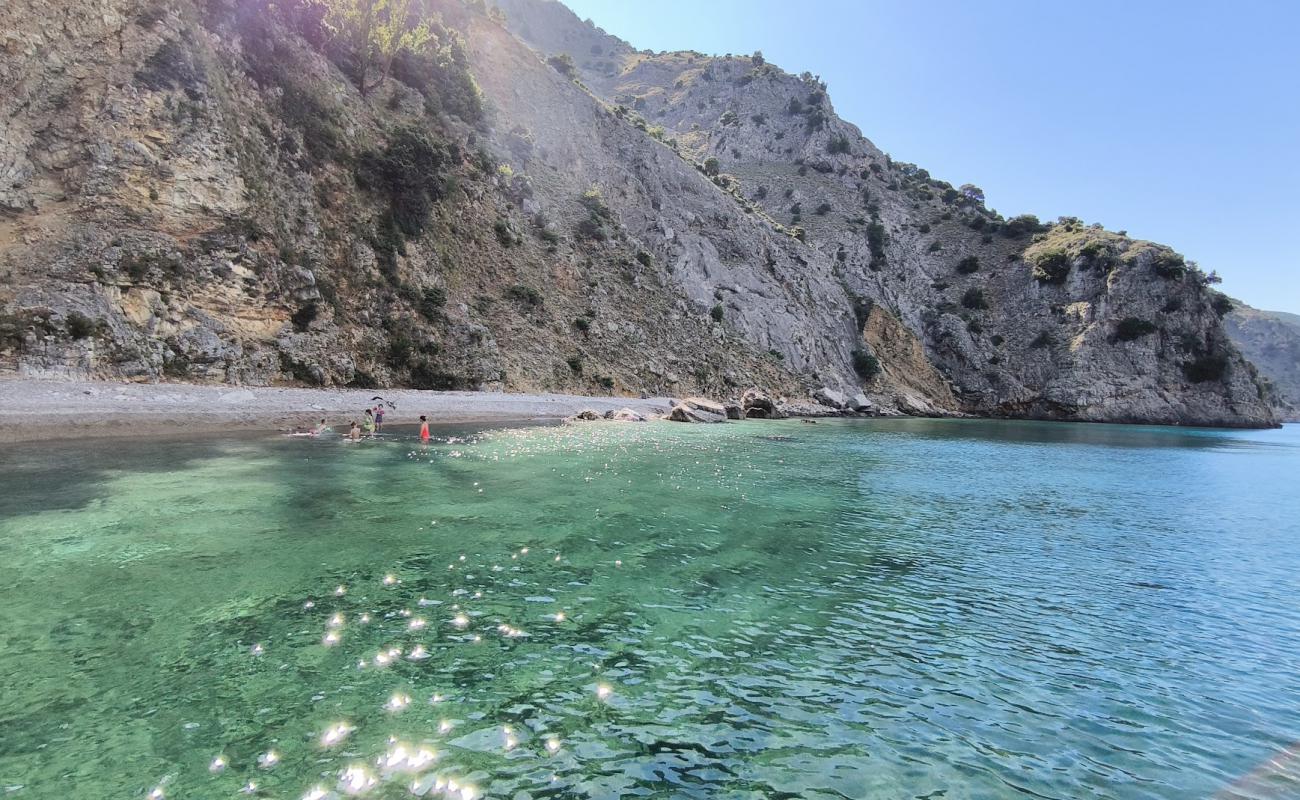 Photo de Beach St. Roger avec roches de surface