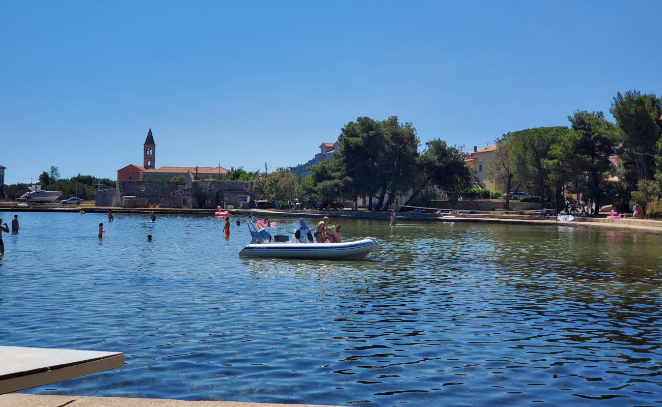 Photo de Plaza Duzica avec béton de surface