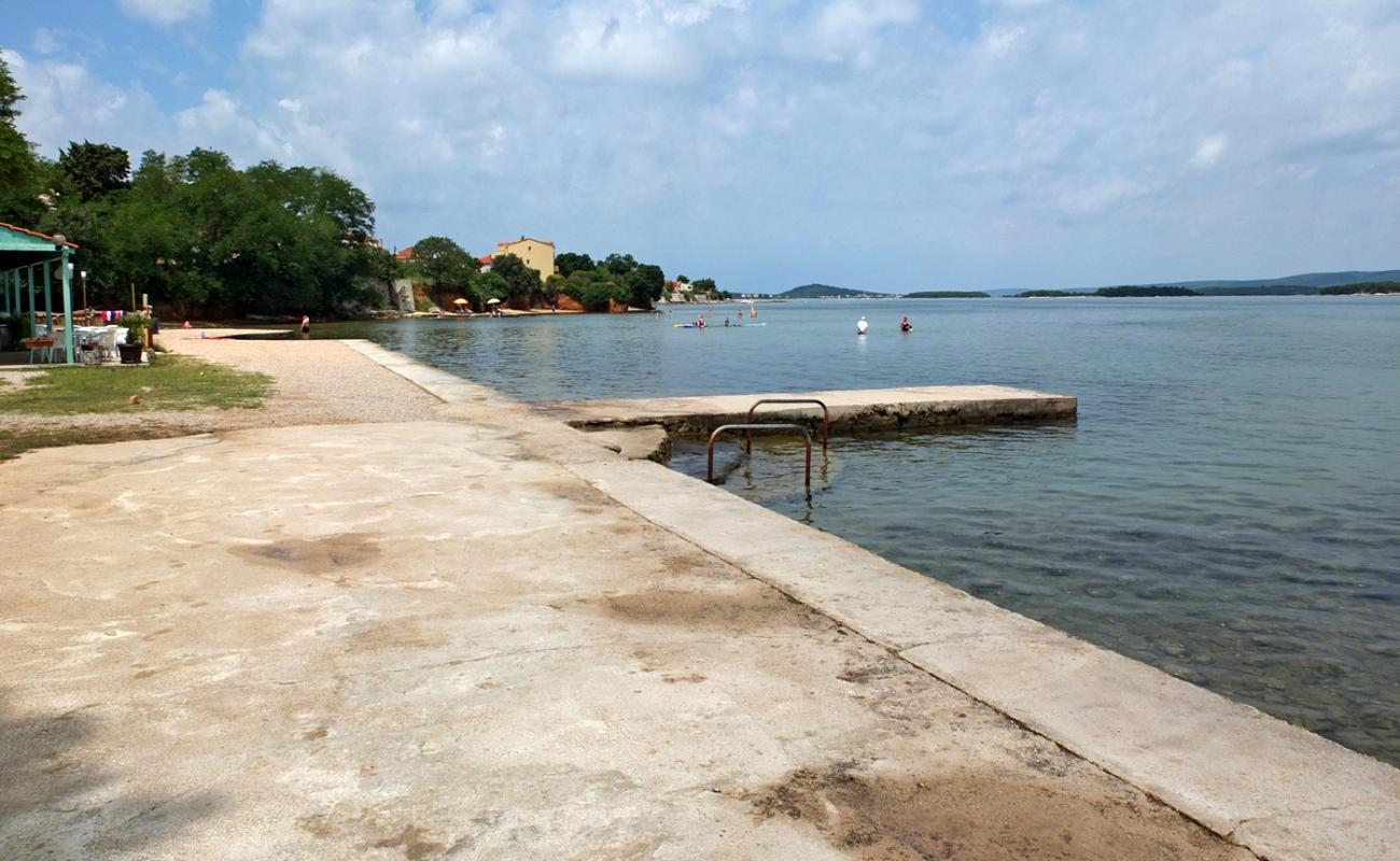 Photo de Plaza Vruljice avec sable clair avec caillou de surface