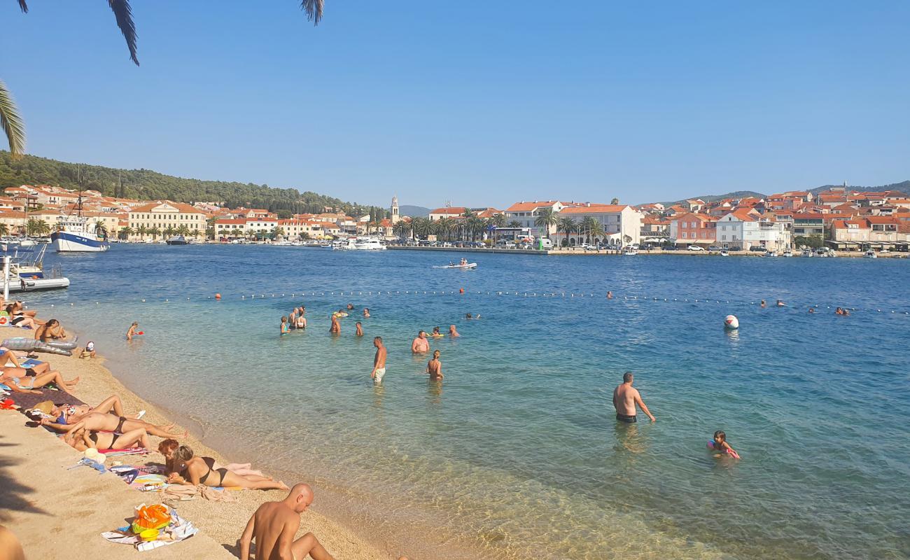 Photo de Beach Poseidon avec caillou fin clair de surface