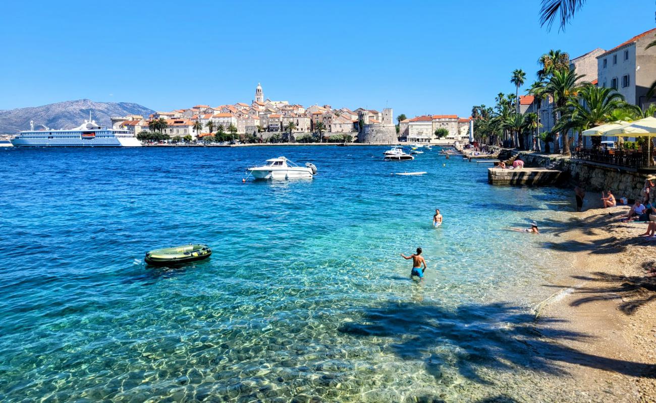 Photo de beach Ispod Duvana avec caillou fin clair de surface