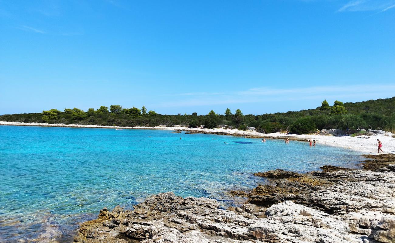 Photo de Beach pri Loviste avec roches de surface