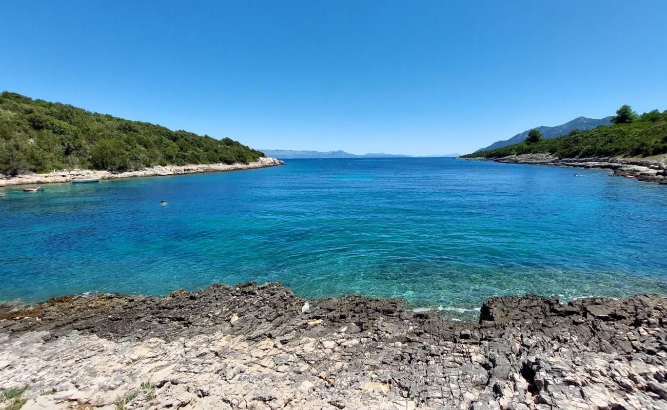 Photo de Plaza Loviste avec roches de surface