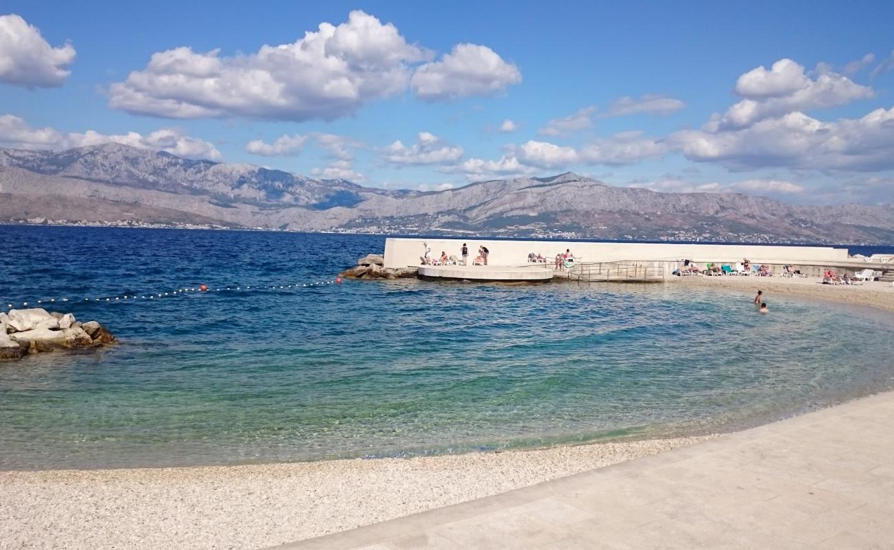 Photo de Plaza Porat avec caillou fin clair de surface