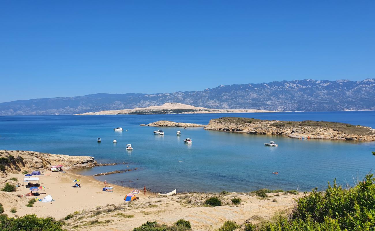 Photo de FKK Stolac Beach avec sable beige de surface