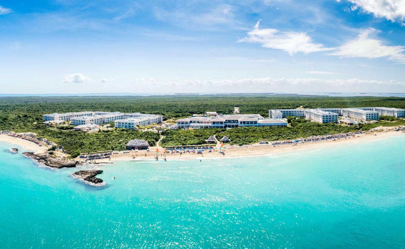 Photo de Plage de Cayo Santa Maria IV avec sable fin et lumineux de surface