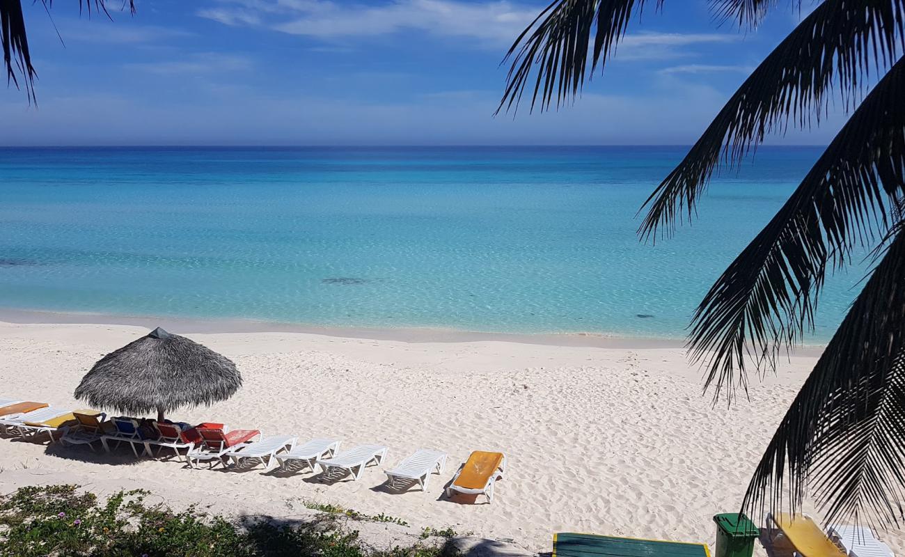 Photo de Playa Brisas Covarrubias avec sable lumineux de surface