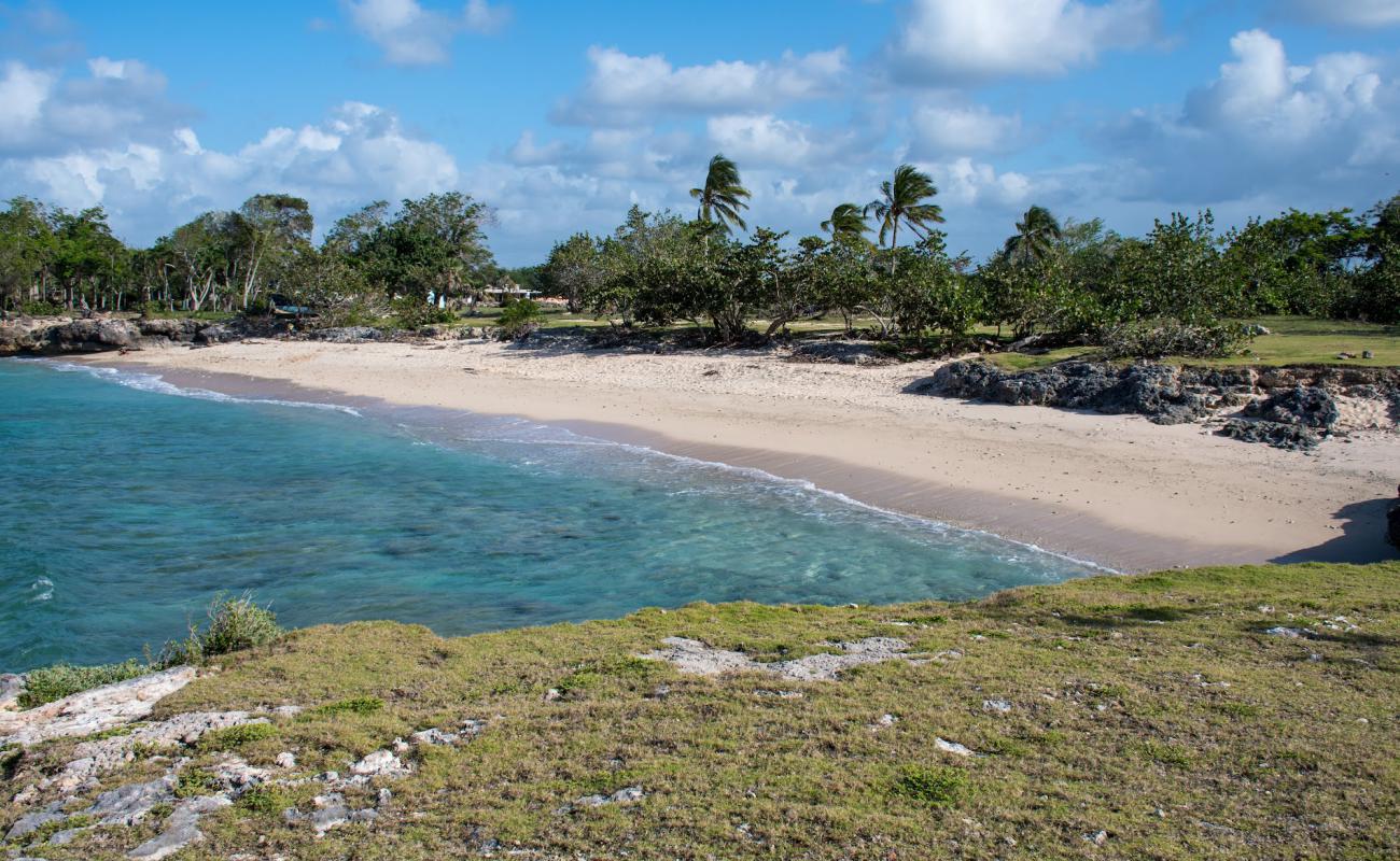 Photo de Playa Don Lino avec sable lumineux de surface