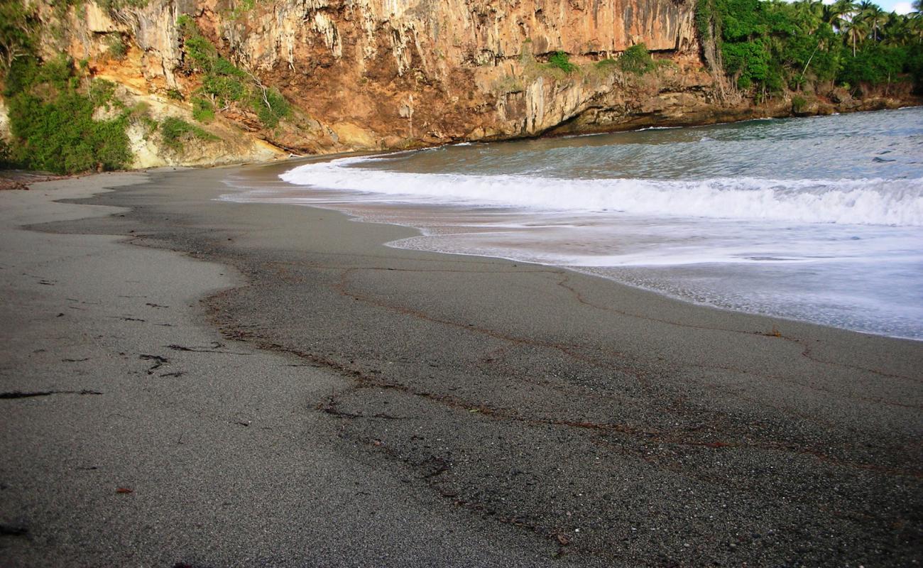 Photo de Playa de Cayoguin avec caillou fin gris de surface