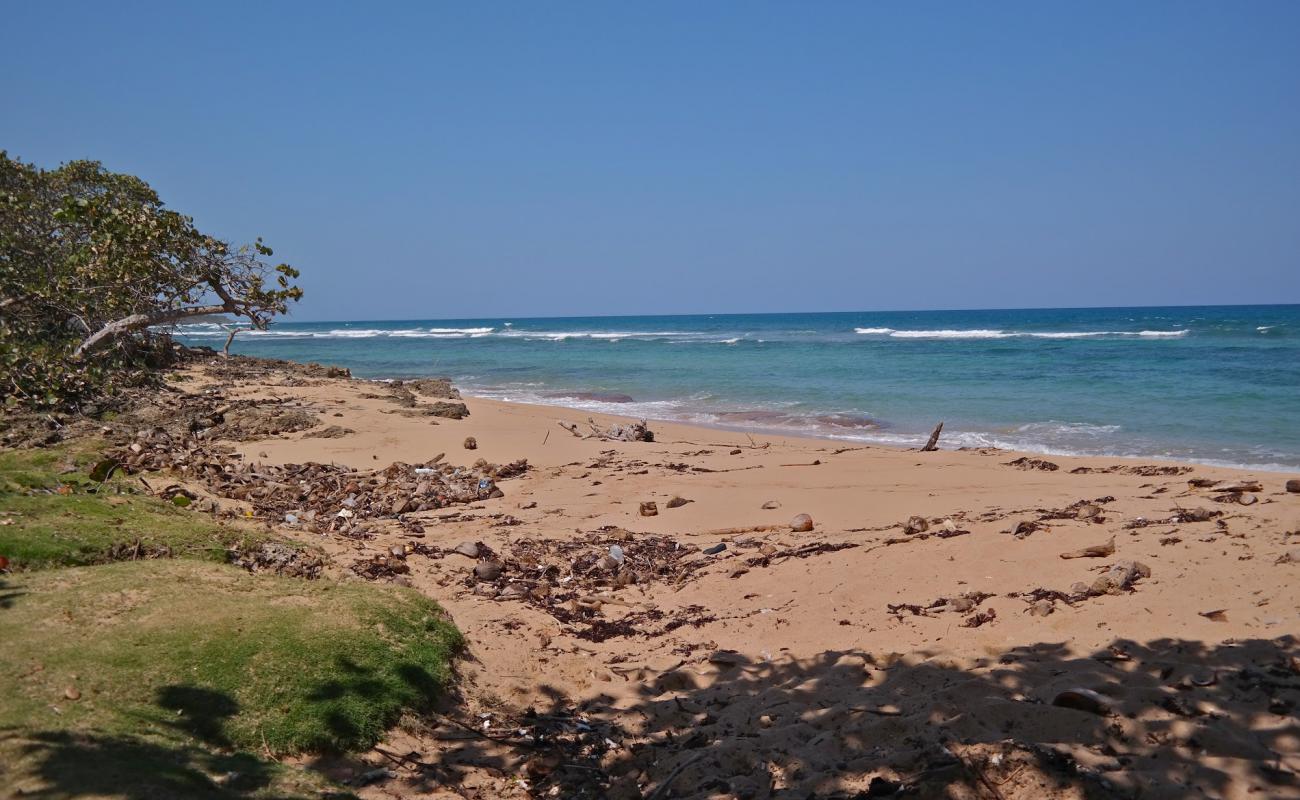 Photo de Playa Cajuajo avec sable beige de surface