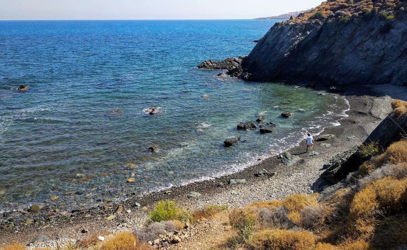 Photo de Koulla's beach avec caillou gris de surface