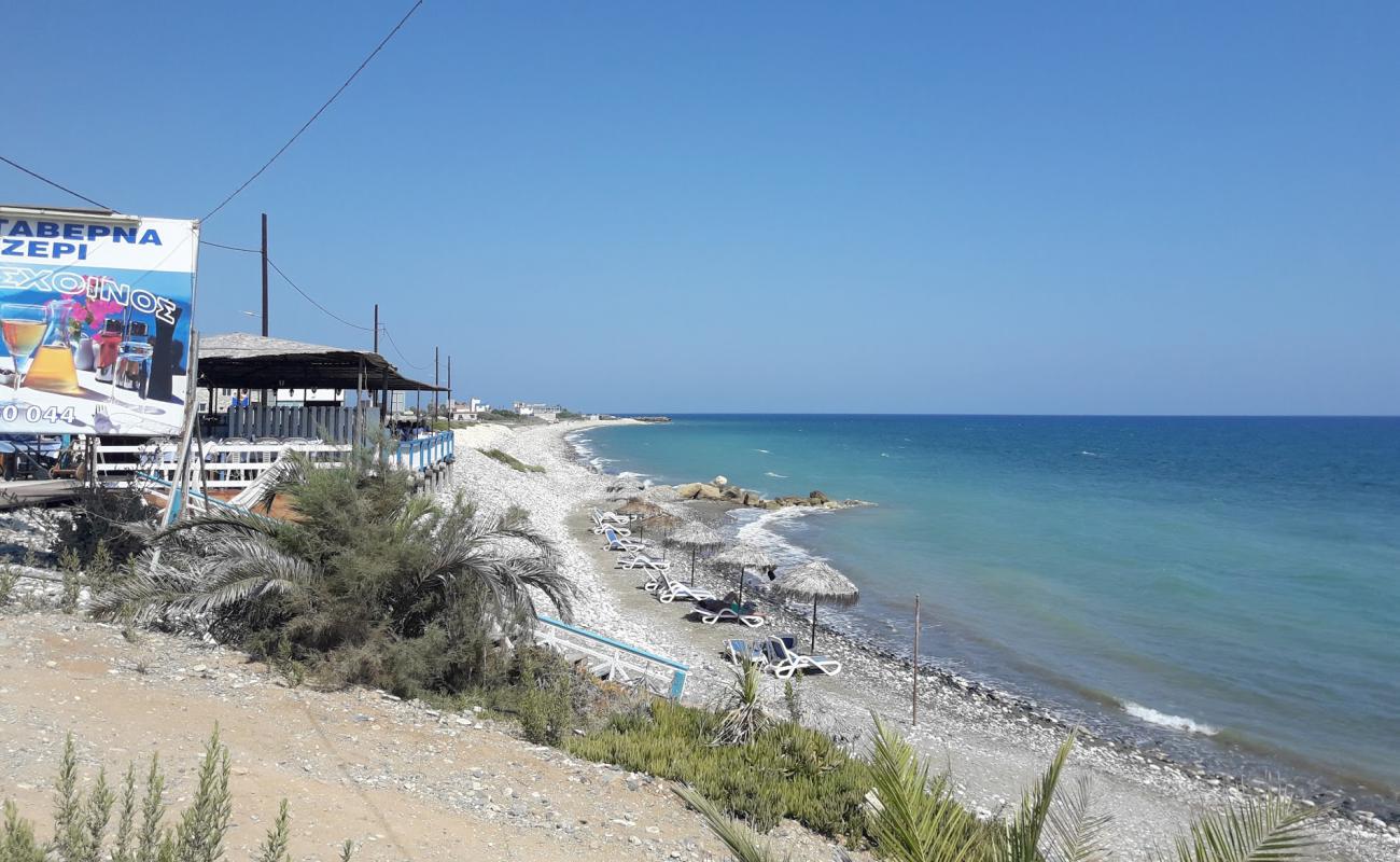 Photo de Zygi beach II avec galets beige de surface