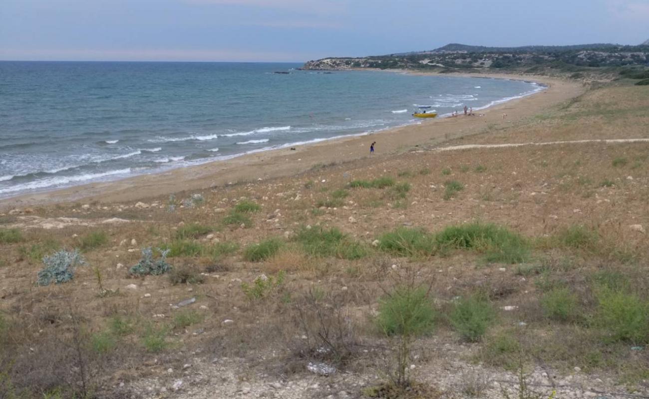 Photo de Kaleburnu beach avec sable lumineux de surface