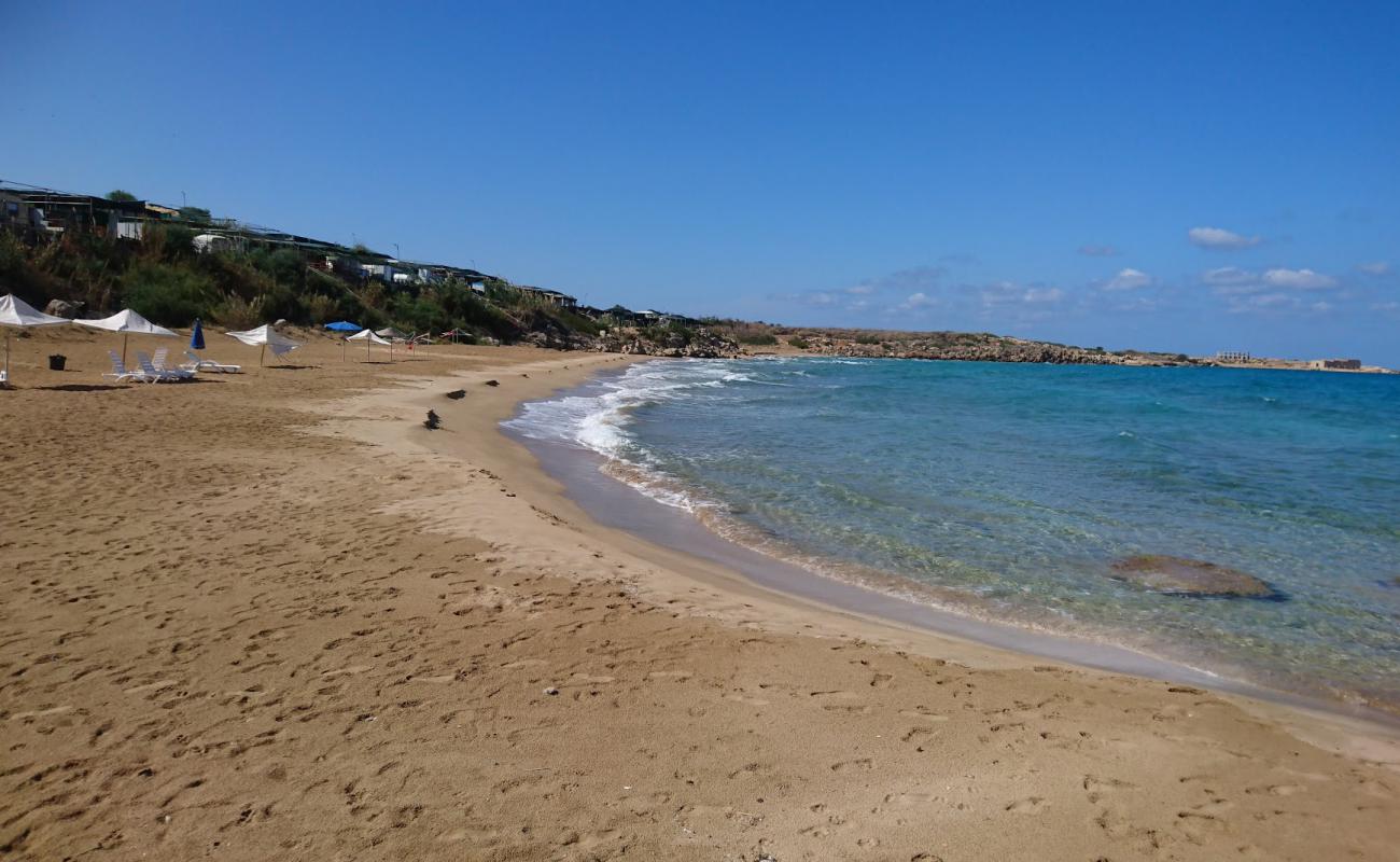 Photo de Erenkoy beach avec sable lumineux de surface