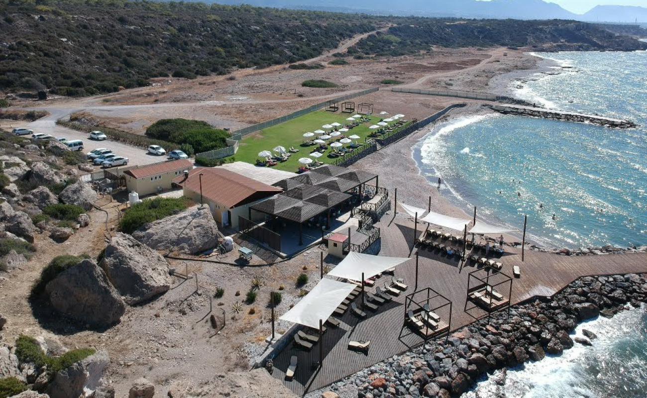 Photo de Korineum beach avec caillou gris de surface