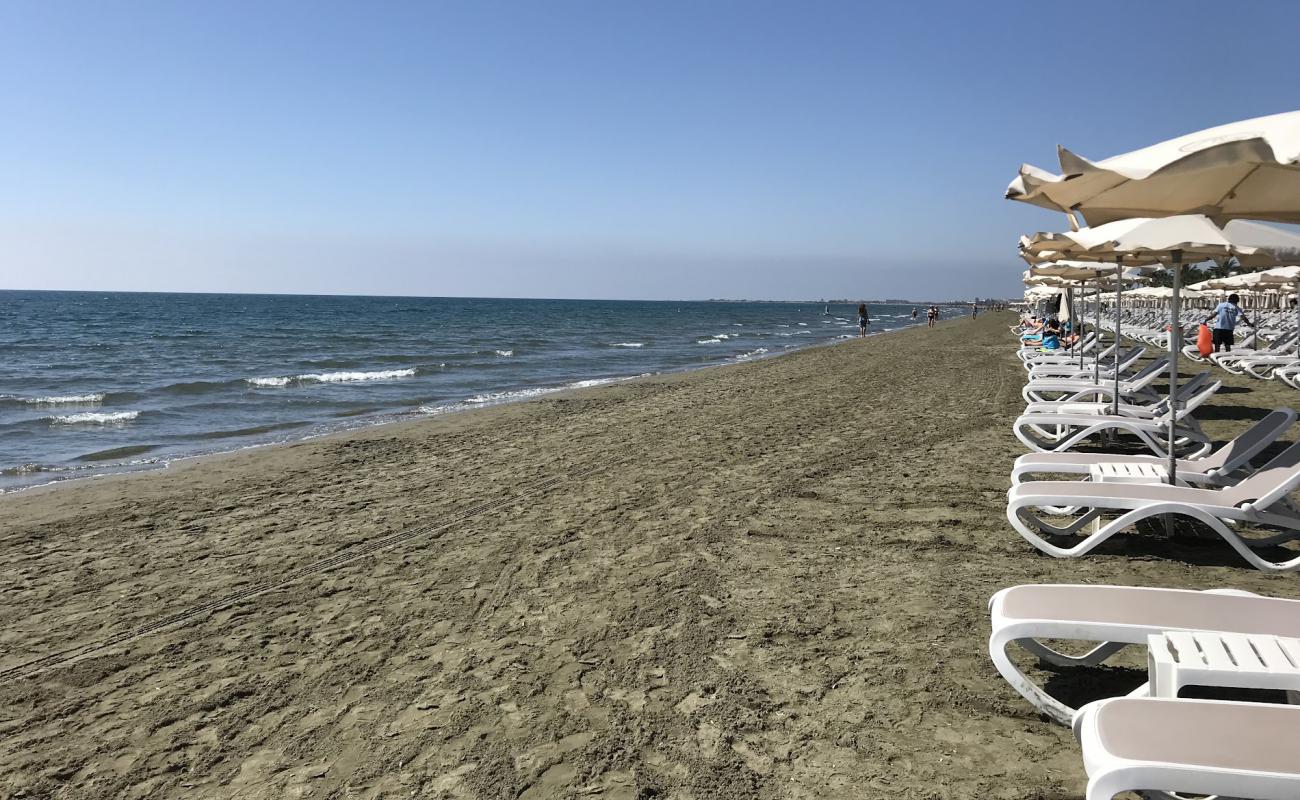 Photo de Mckenzie Beach avec sable brun de surface