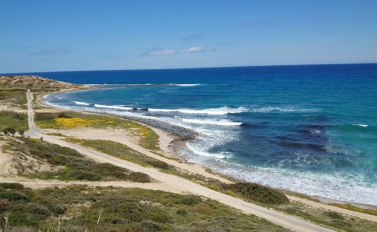 Photo de Bahceli Beach avec terrain rocheux de surface