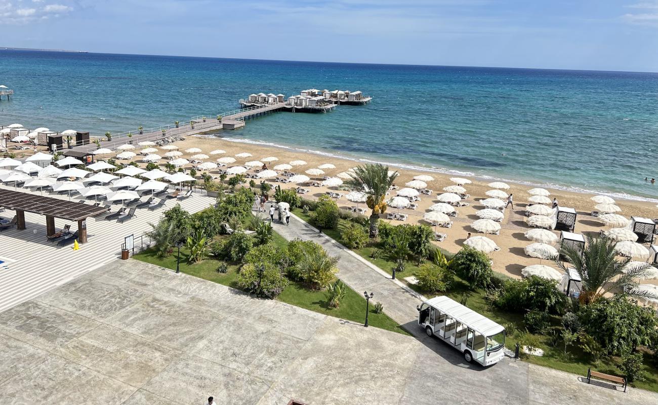 Photo de Arkin Iskele Beach avec sable beige de surface