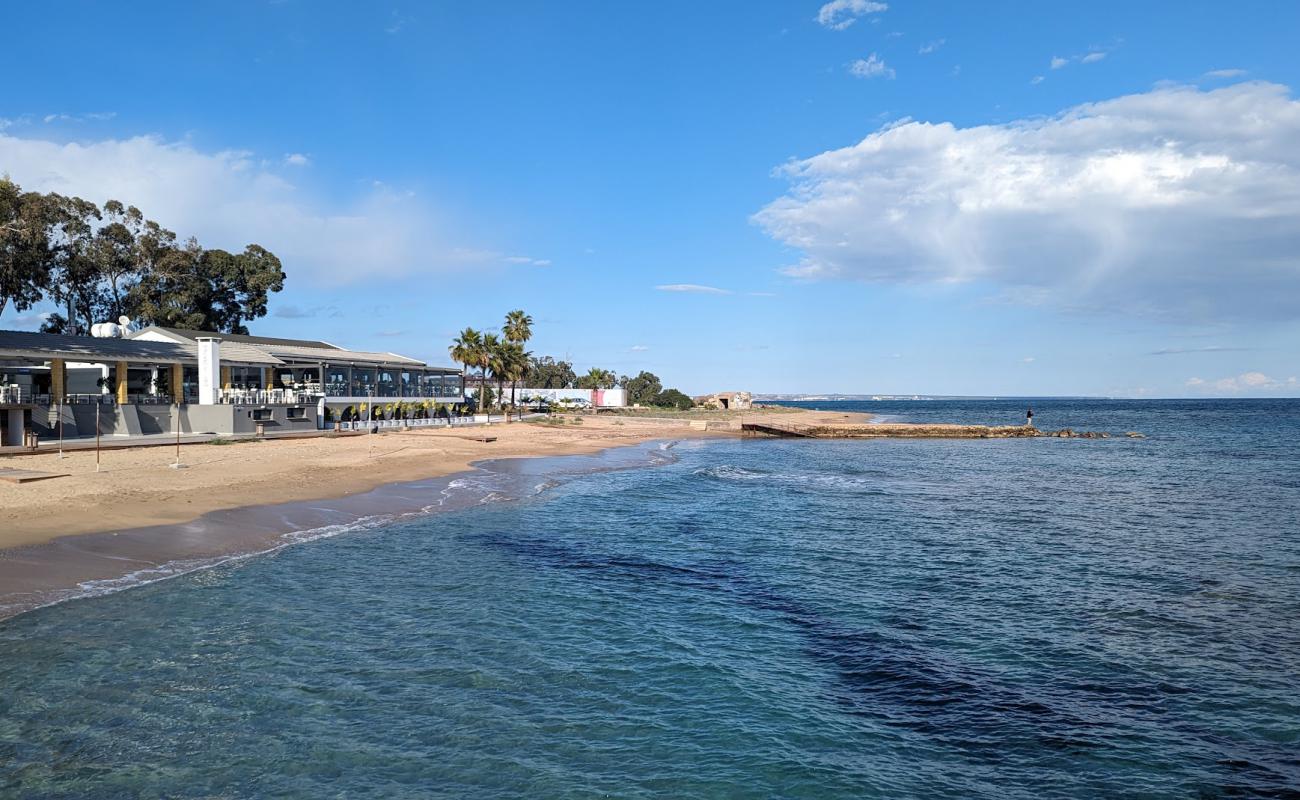 Photo de Mackenzi Bay avec sable beige de surface