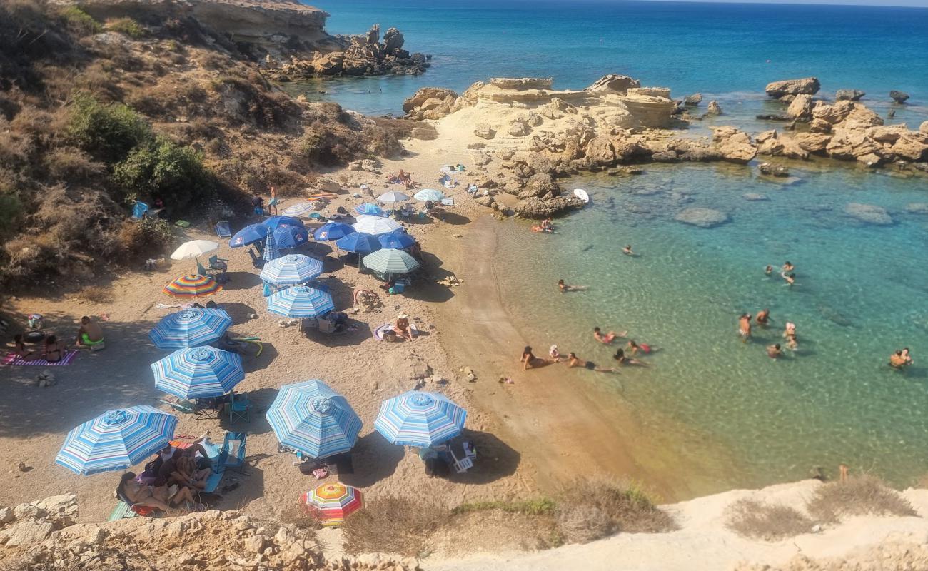 Photo de Paralimni Beach avec sable beige de surface