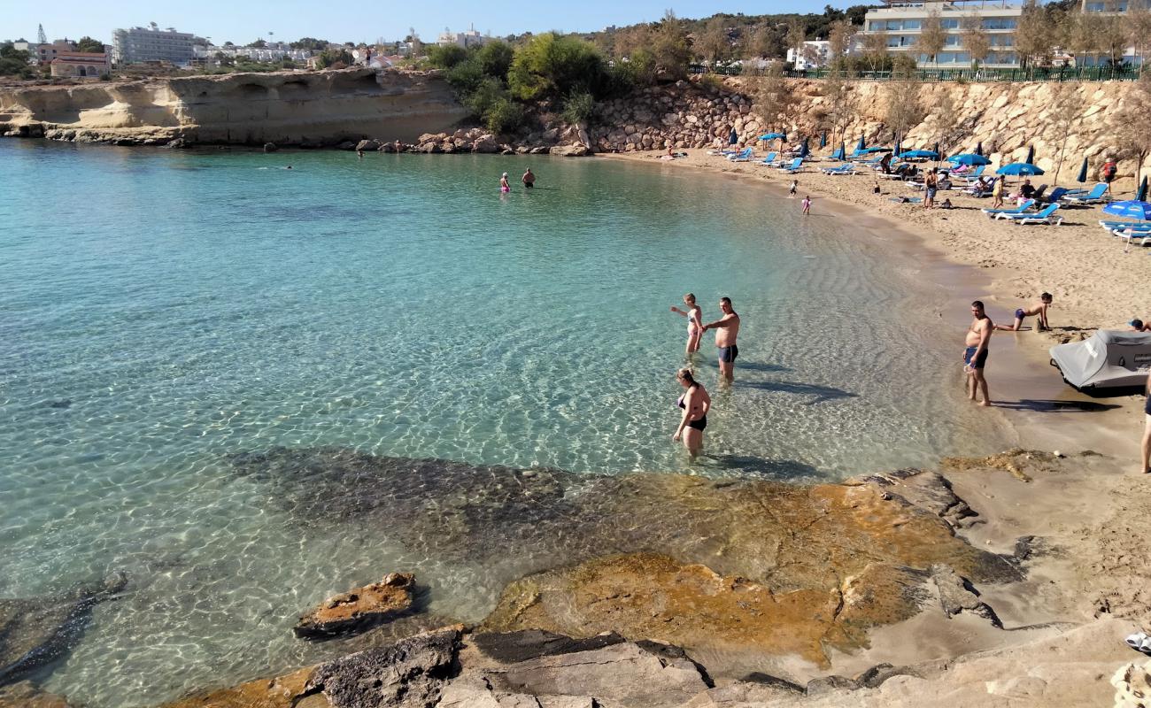 Photo de Green Bay Beach avec sable beige de surface