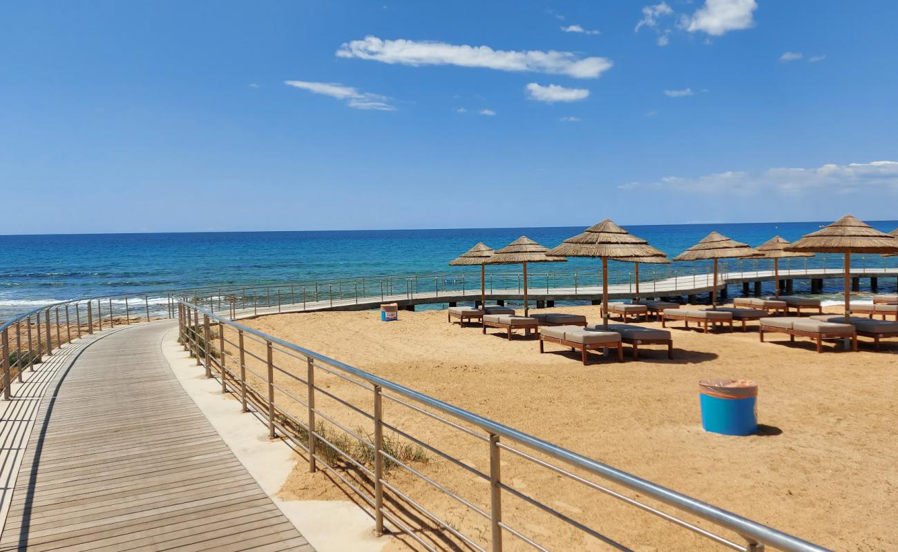 Photo de Katsarka Beach avec sable beige de surface