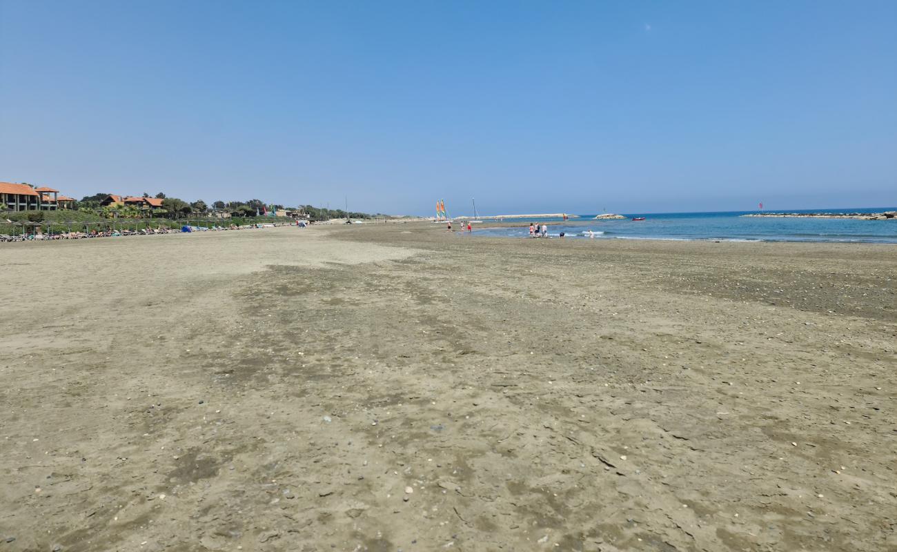 Photo de Robinson Cyprus Beach avec sable gris de surface