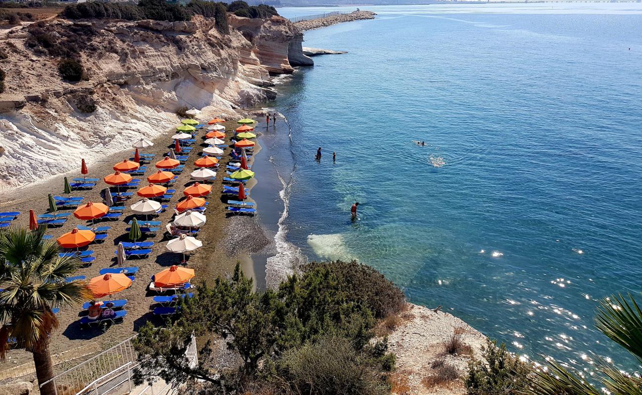 Photo de Kalymnos Beach avec sable gris de surface