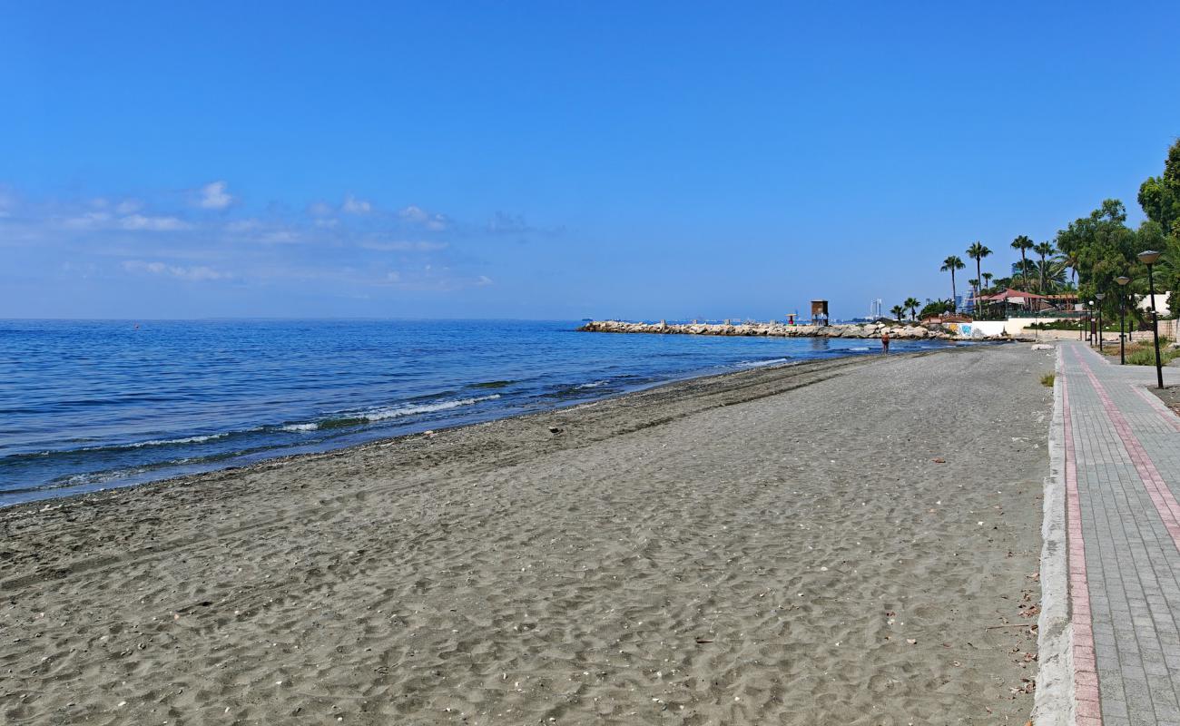 Photo de Loures Beach - Blue Flag avec sable gris de surface