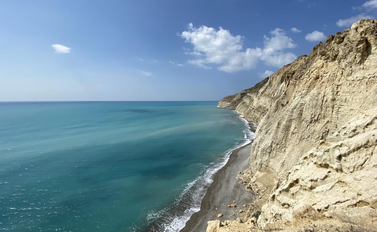 Photo de Cape Aspro avec sable gris & galets de surface