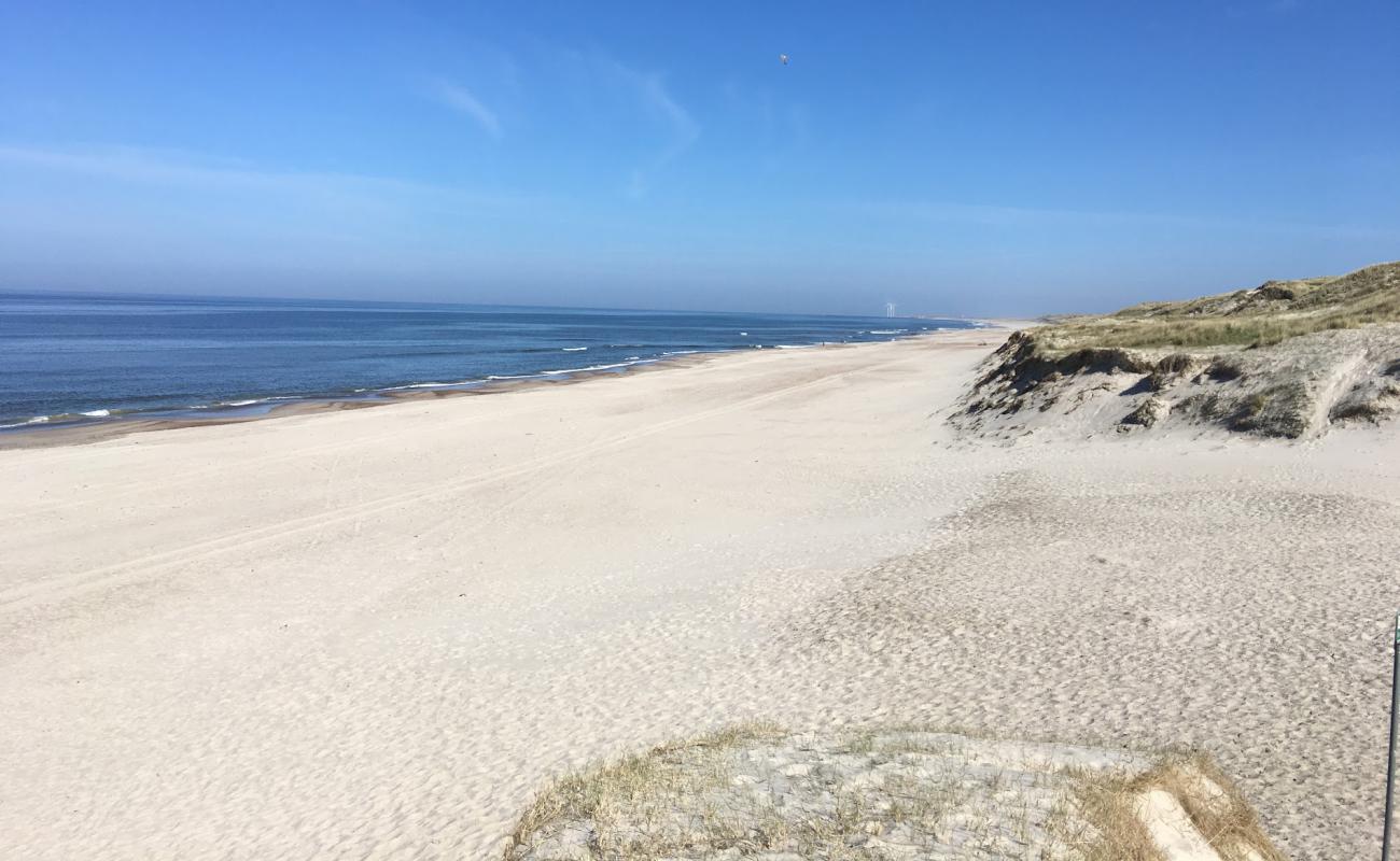 Photo de Skodbjerge Beach avec sable lumineux de surface