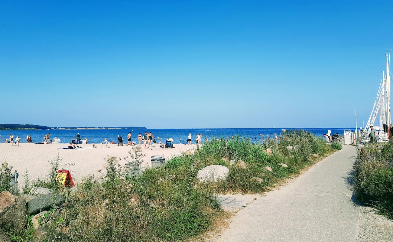 Photo de Kerteminde Nordsrand Beach avec sable lumineux de surface