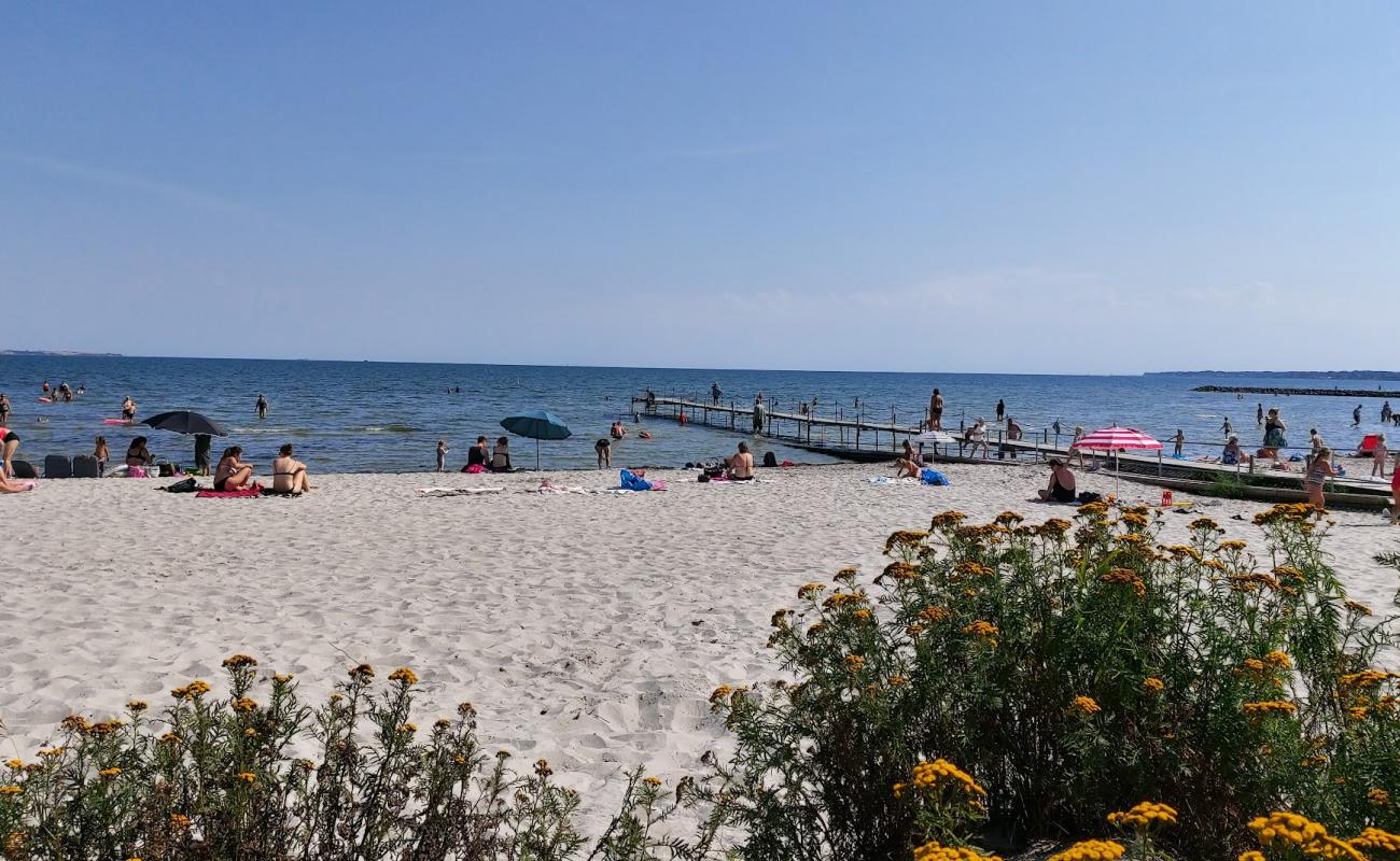 Photo de Niva Beach avec sable lumineux de surface