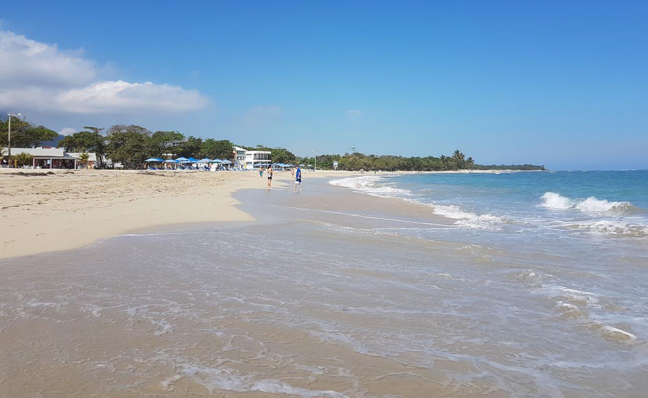 Photo de Playa el chaparral avec sable fin et lumineux de surface