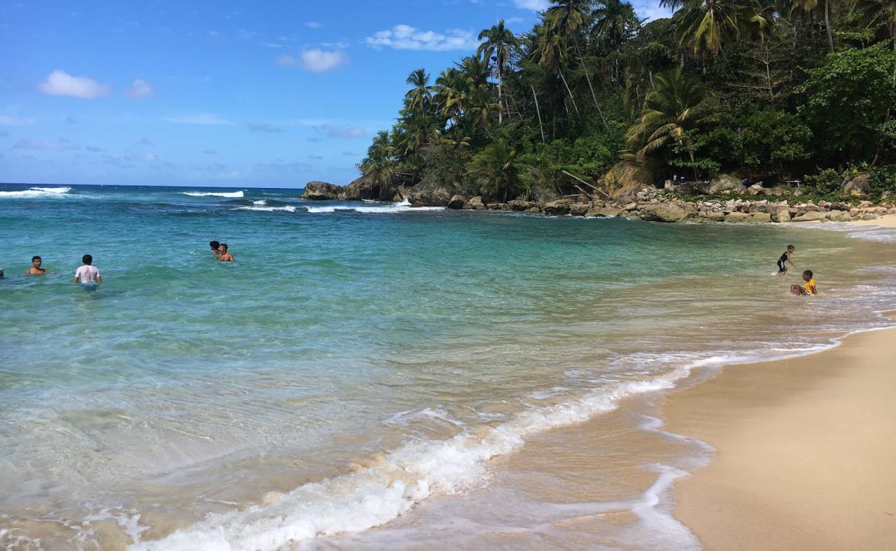 Photo de Playa Grande avec sable fin et lumineux de surface