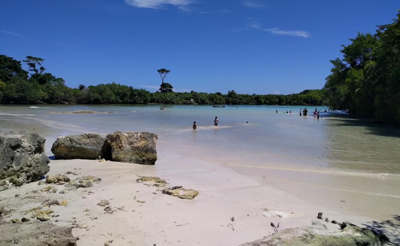Photo de Playa El Diamante avec sable beige fin de surface