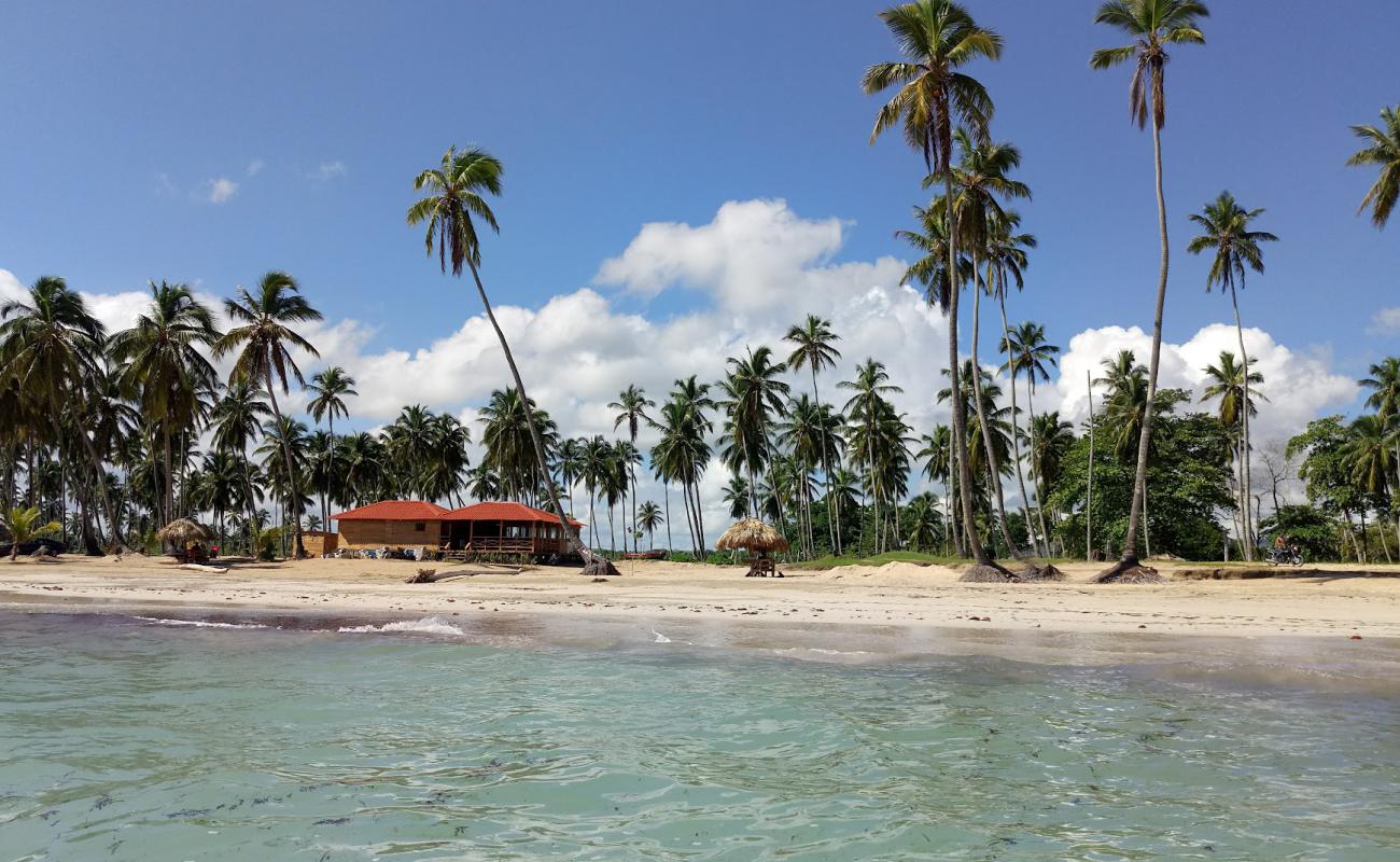 Photo de Playa Los Cocos avec sable lumineux de surface