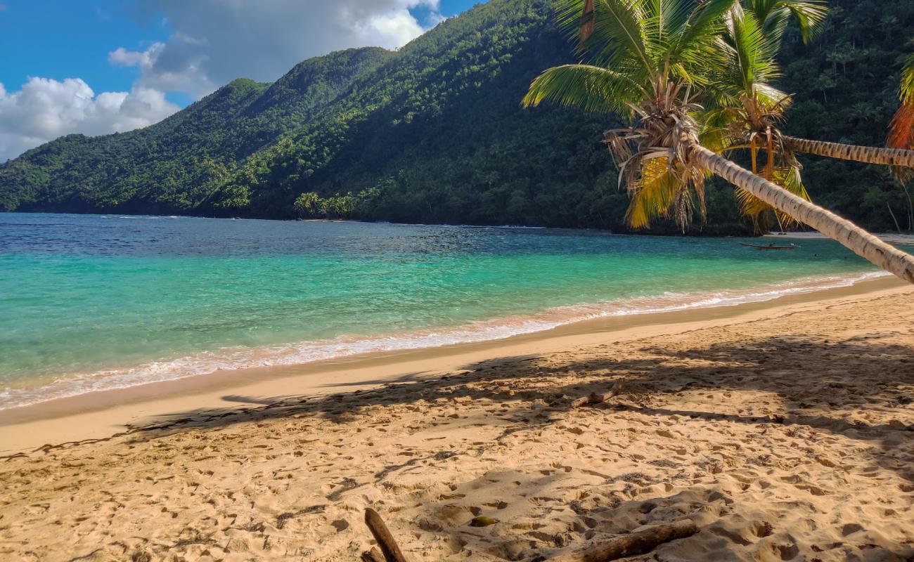 Photo de Playa Ermitano avec sable fin et lumineux de surface