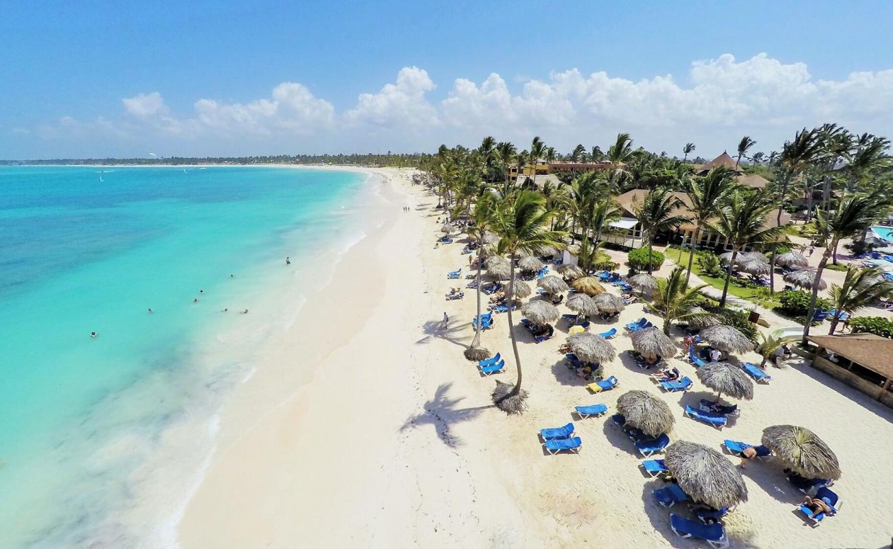 Photo de Plage d'Arena Blanca avec sable fin et lumineux de surface