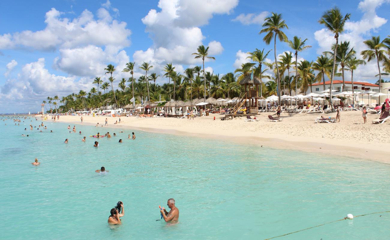 Photo de Plage Dominicus avec sable fin et lumineux de surface