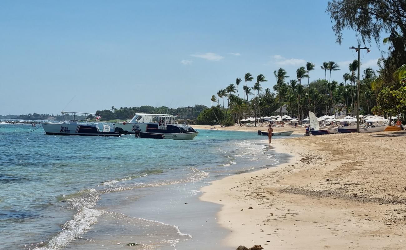 Photo de Minitas beach avec sable beige fin de surface